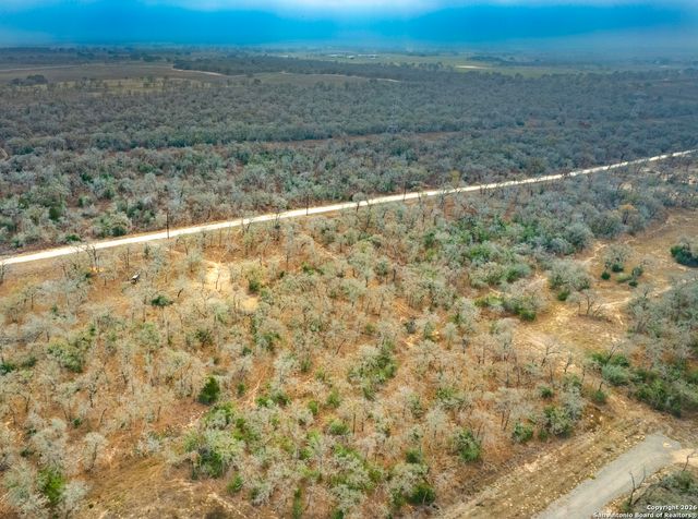 6193 County Road 434, Stockdale, TX 78160