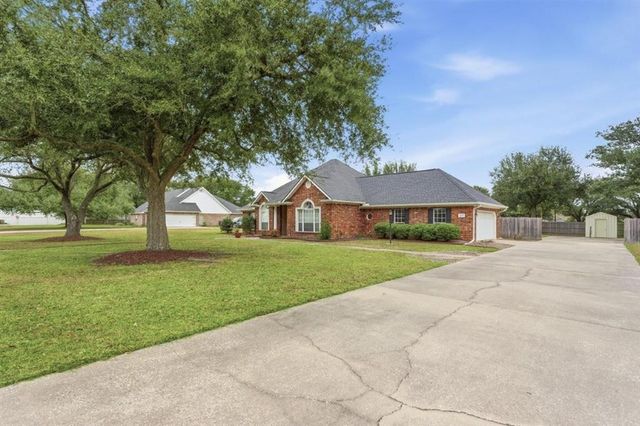 6159 Oak Leaf Lane, Lake Charles, LA 70605
