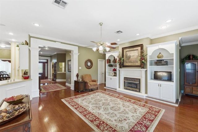 6159 Oak Leaf Lane, Lake Charles, LA 70605