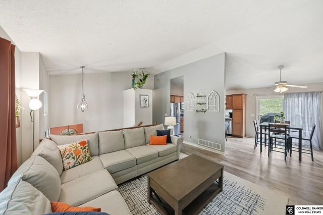 7354 Potter Street, Omaha, NE 68122