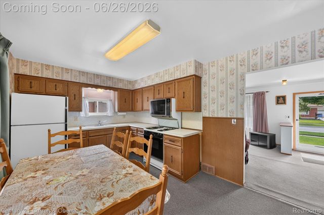 13321 Perry Circle, Warren, MI 48088