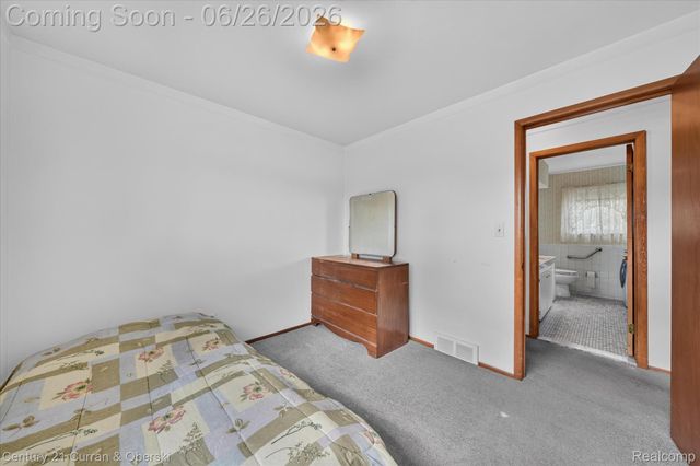 13321 Perry Circle, Warren, MI 48088