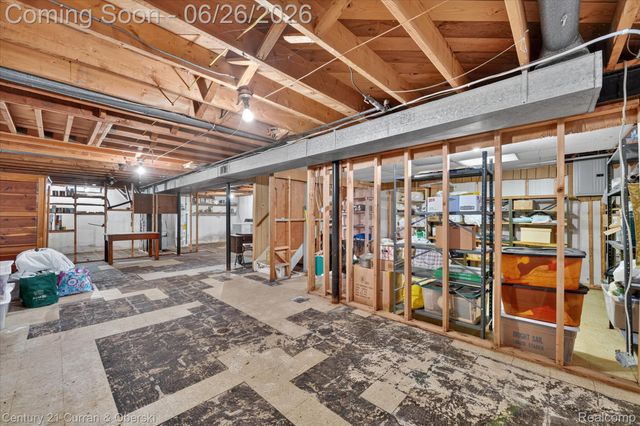 13321 Perry Circle, Warren, MI 48088
