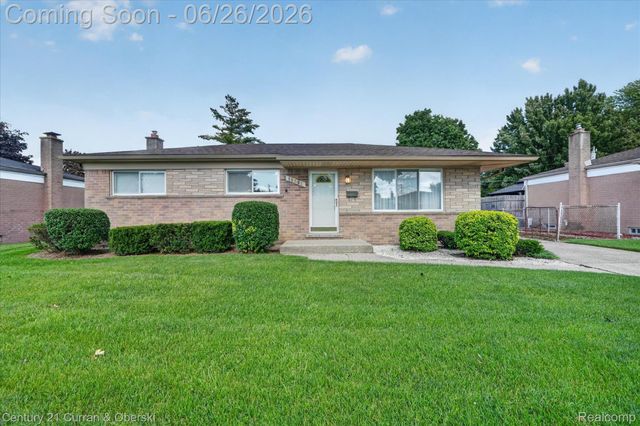 13321 Perry Circle, Warren, MI 48088