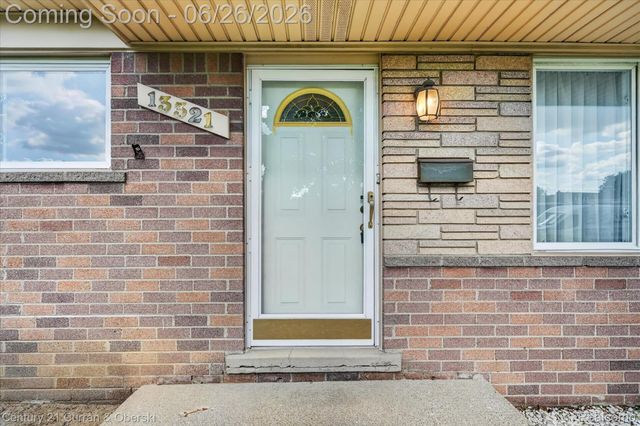13321 Perry Circle, Warren, MI 48088