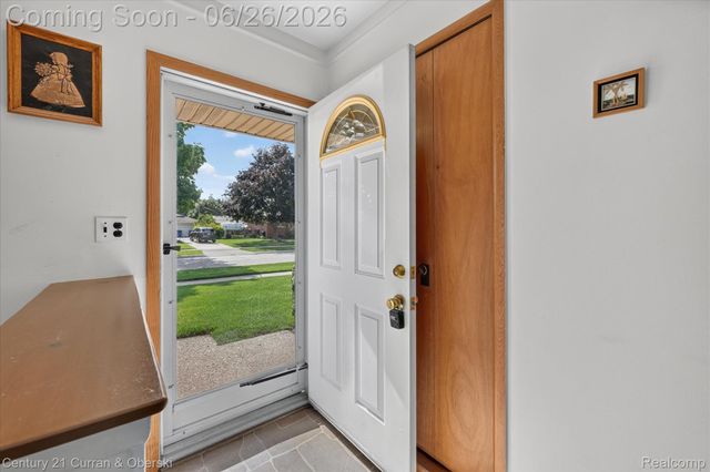 13321 Perry Circle, Warren, MI 48088