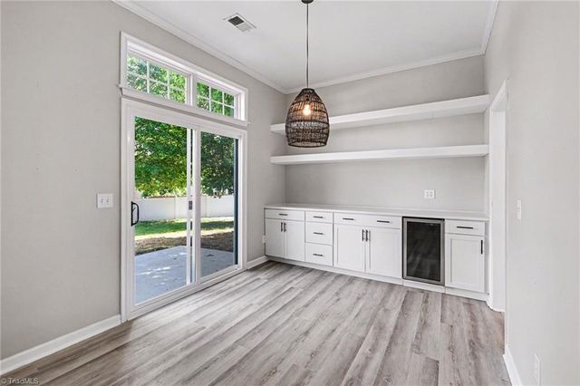 189 Picardy Court, Kernersville, NC 27284