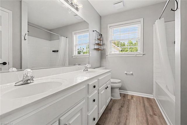 189 Picardy Court, Kernersville, NC 27284