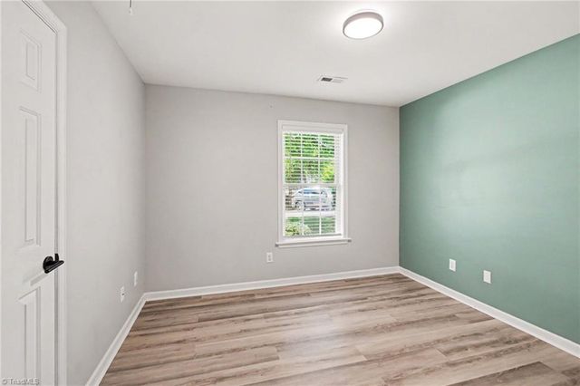 189 Picardy Court, Kernersville, NC 27284