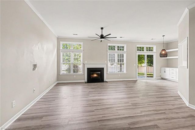 189 Picardy Court, Kernersville, NC 27284