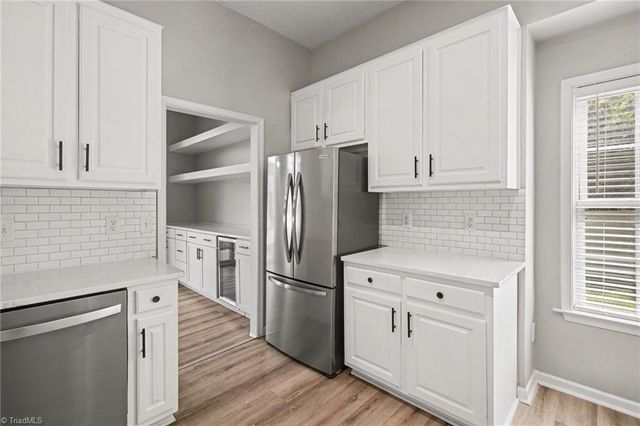 189 Picardy Court, Kernersville, NC 27284