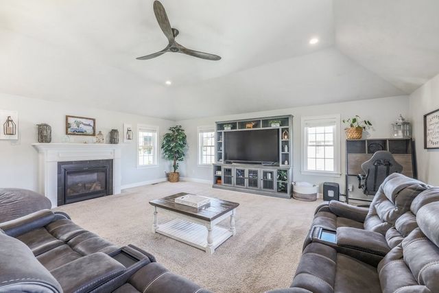 51 Woodside Avenue, Rutland, MA 01543