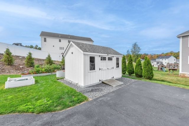 51 Woodside Avenue, Rutland, MA 01543