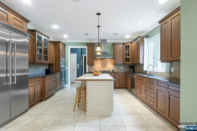 103 Ivy Lane, River Vale, NJ 07675