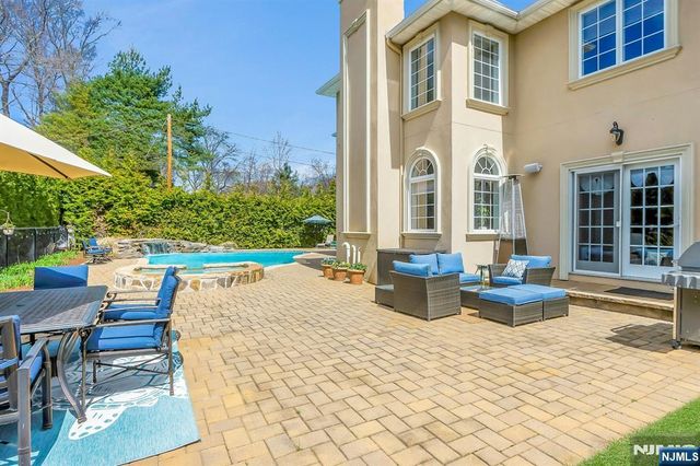 103 Ivy Lane, River Vale, NJ 07675