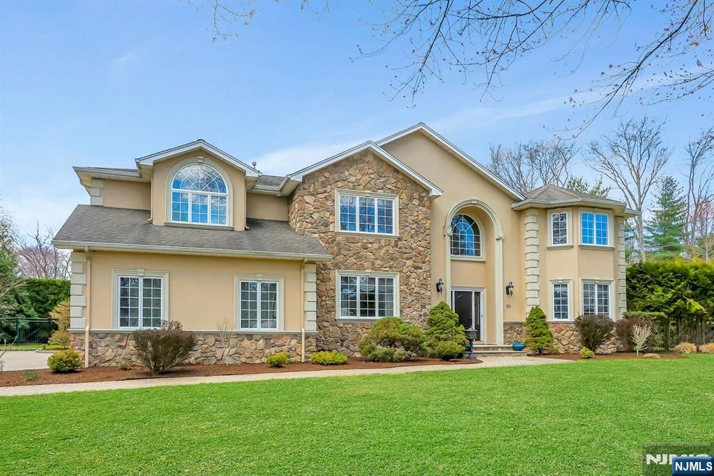 103 Ivy Lane, River Vale, NJ 07675