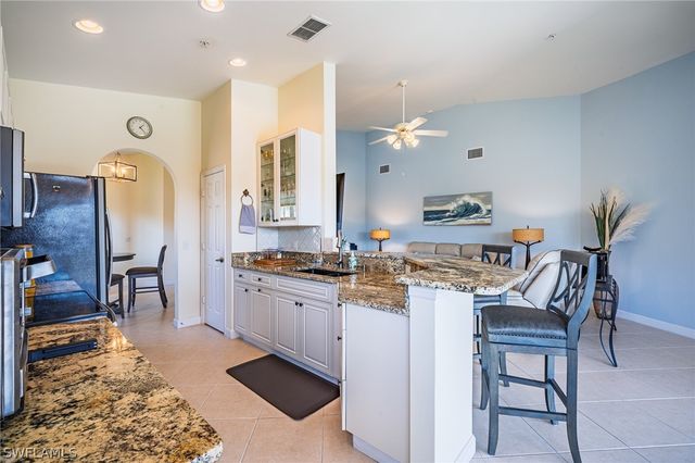 3049 Driftwood WAY 3808, Naples, FL 34109