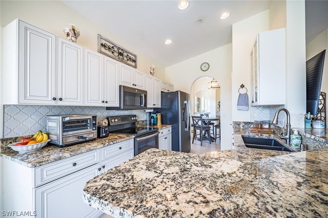 3049 Driftwood WAY 3808, Naples, FL 34109