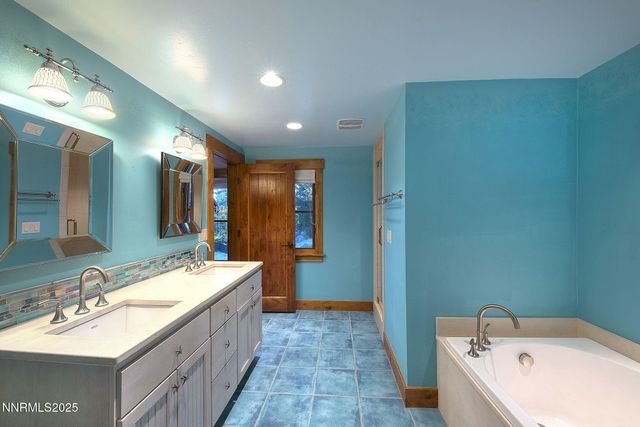 16555 Evergreen Hills Drive, Reno, NV 89511