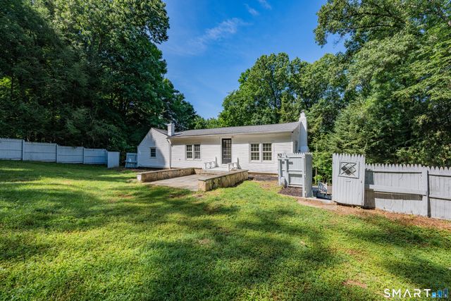 49 Old Middle Road, Brookfield, CT 06804