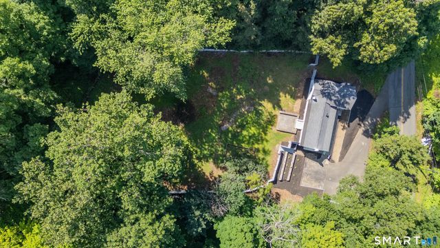 49 Old Middle Road, Brookfield, CT 06804