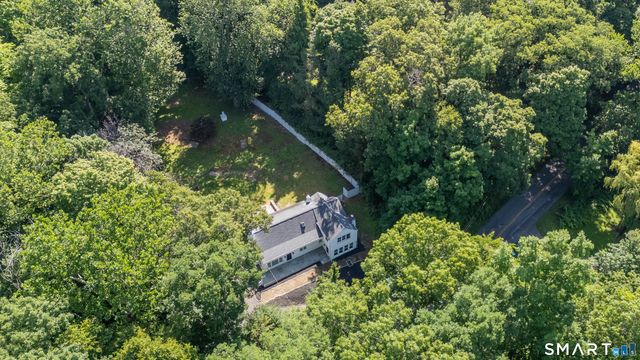 49 Old Middle Road, Brookfield, CT 06804