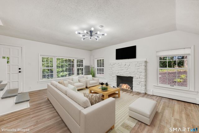 49 Old Middle Road, Brookfield, CT 06804
