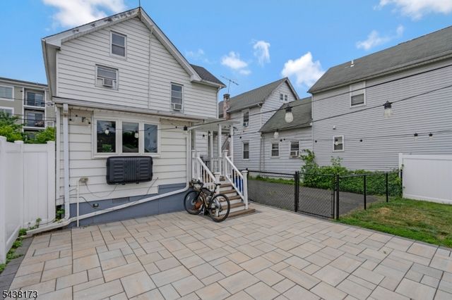 5 3Rd St, Raritan Boro, NJ 08869