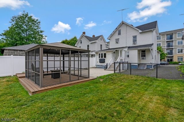 5 3Rd St, Raritan Boro, NJ 08869