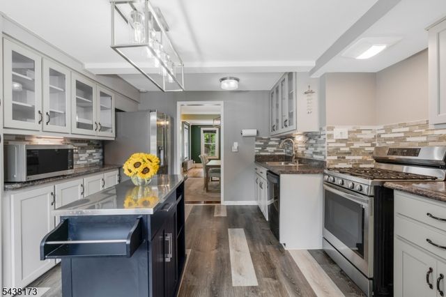 5 3Rd St, Raritan Boro, NJ 08869