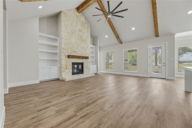 8400 Stallion Drive, Godley, TX 76044