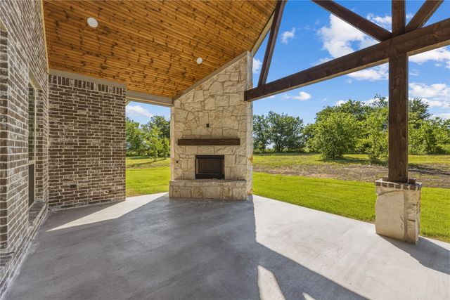 8400 Stallion Drive, Godley, TX 76044