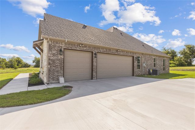 8400 Stallion Drive, Godley, TX 76044