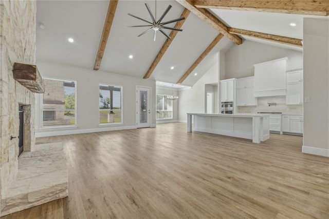8400 Stallion Drive, Godley, TX 76044