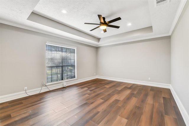 205D Skyview Terrace 704, Friendswood, TX 77546