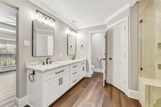 205D Skyview Terrace 704, Friendswood, TX 77546