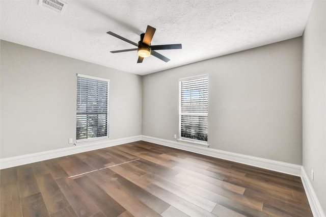 205D Skyview Terrace 704, Friendswood, TX 77546