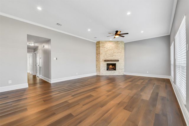 205D Skyview Terrace 704, Friendswood, TX 77546