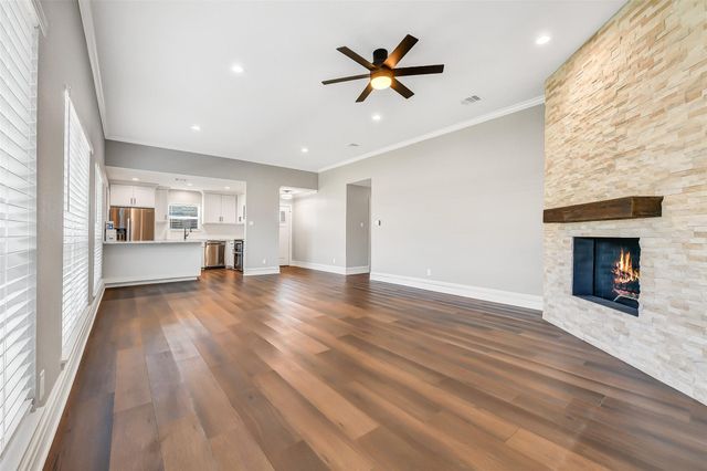 205D Skyview Terrace 704, Friendswood, TX 77546