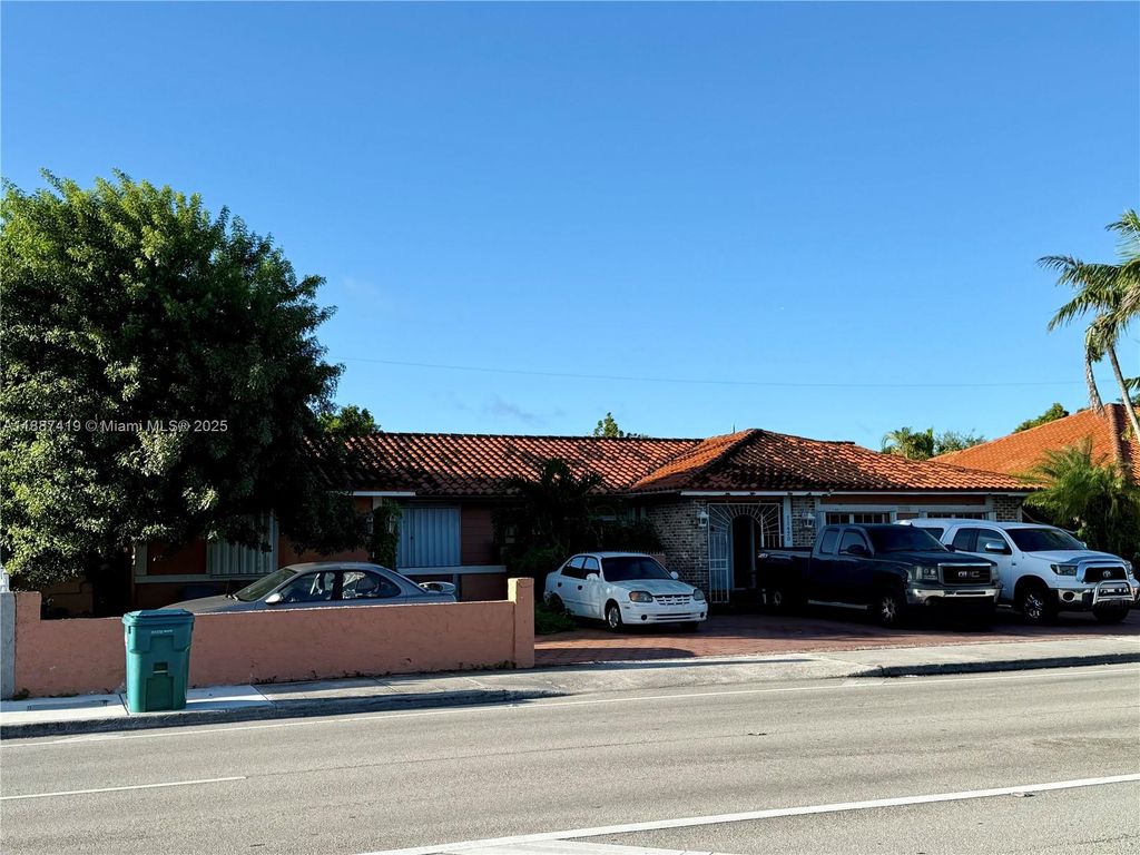 11420 SW 24th St, Miami, FL 33165