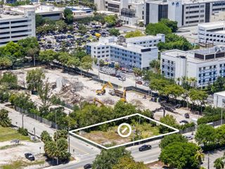 1800 NW 7th Ave, Miami, FL 33136