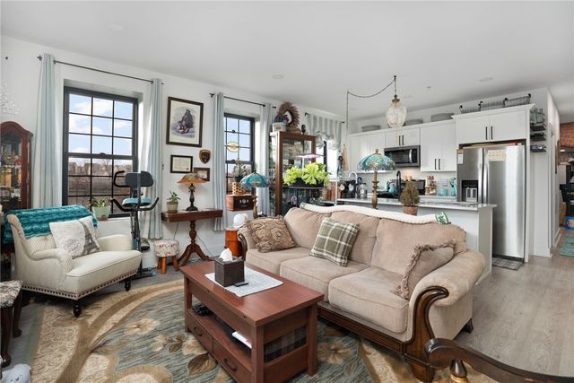 50 Ashburton Street 23, Providence, RI 02904