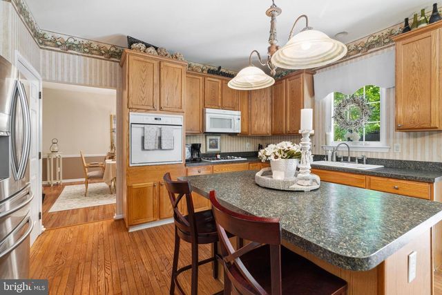 56 EQUESTRIAN DR, Burlington, NJ 08016
