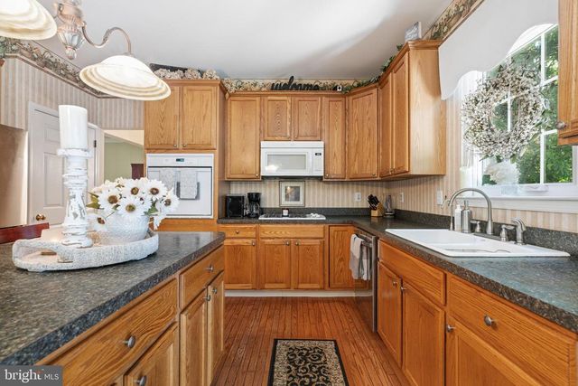 56 EQUESTRIAN DR, Burlington, NJ 08016