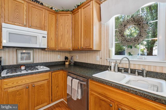 56 EQUESTRIAN DR, Burlington, NJ 08016