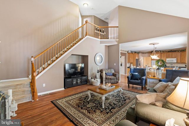 56 EQUESTRIAN DR, Burlington, NJ 08016