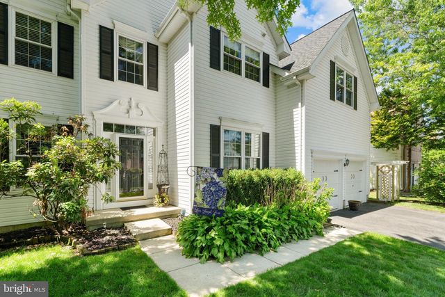56 EQUESTRIAN DR, Burlington, NJ 08016