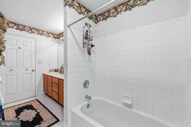 56 EQUESTRIAN DR, Burlington, NJ 08016