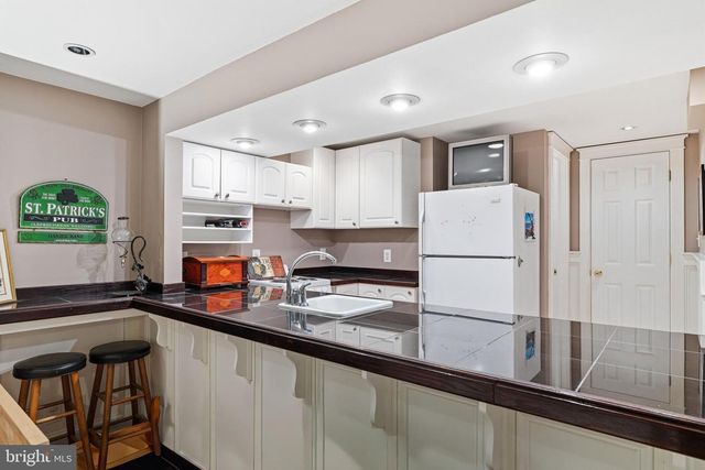 56 EQUESTRIAN DR, Burlington, NJ 08016