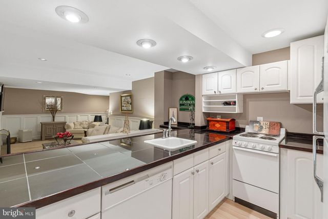 56 EQUESTRIAN DR, Burlington, NJ 08016